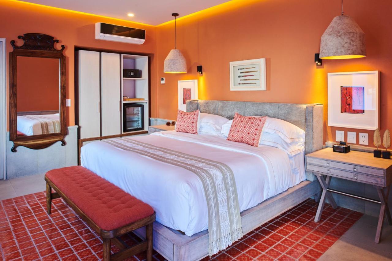 Hotel Luxury Patio Azul (Adults Only) بويرتو فالارتا المظهر الخارجي الصورة A bedroom at the hotel