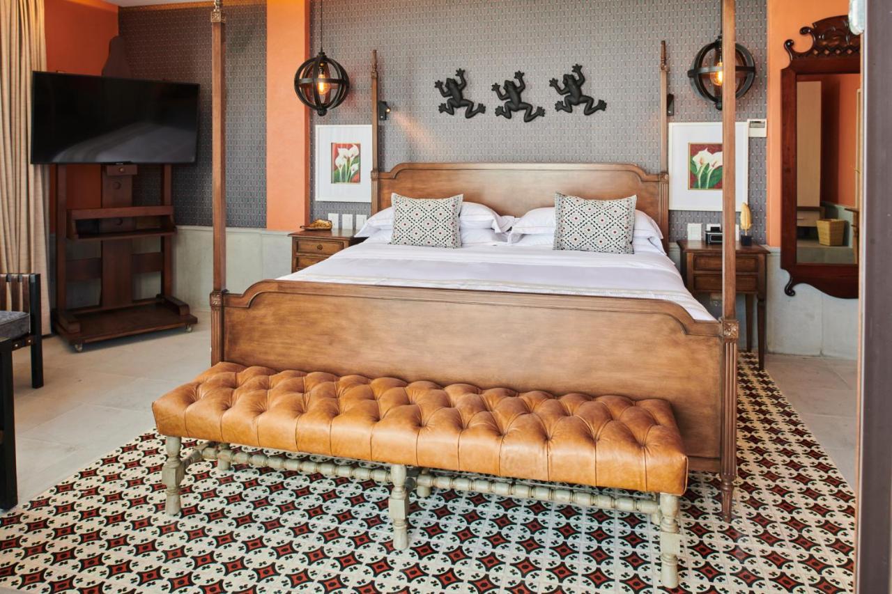 Hotel Luxury Patio Azul (Adults Only) بويرتو فالارتا المظهر الخارجي الصورة A bedroom at the hotel