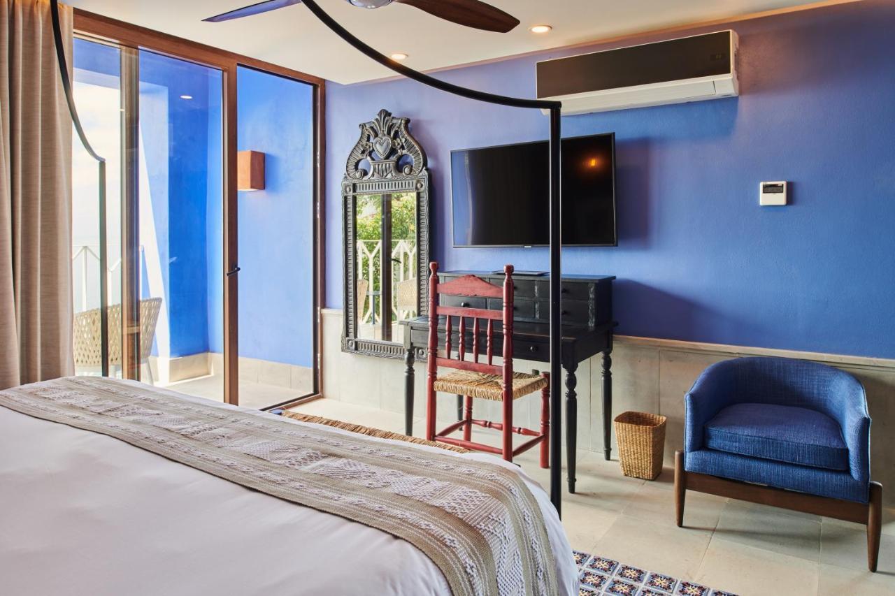 Hotel Luxury Patio Azul (Adults Only) بويرتو فالارتا المظهر الخارجي الصورة A room at the hotel