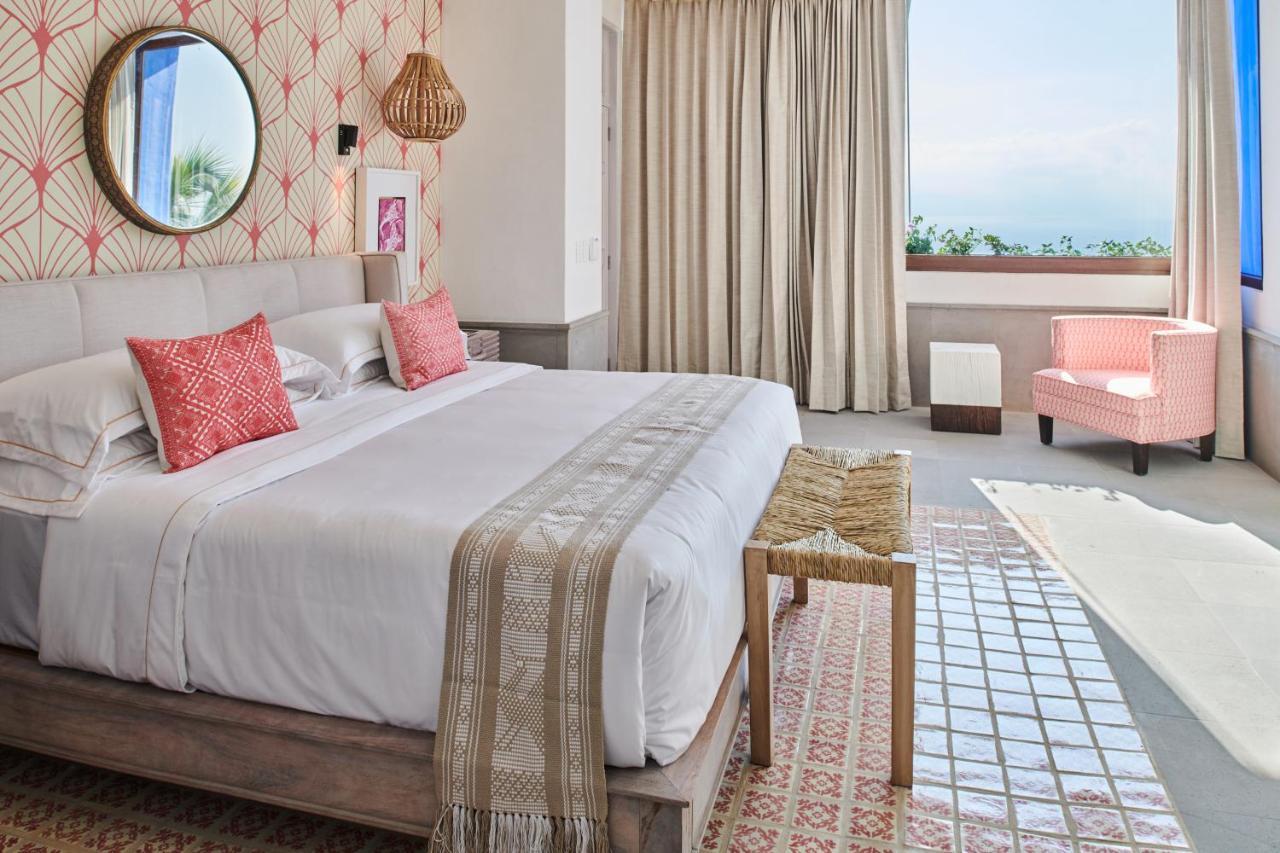 Hotel Luxury Patio Azul (Adults Only) بويرتو فالارتا المظهر الخارجي الصورة A bedroom at the hotel