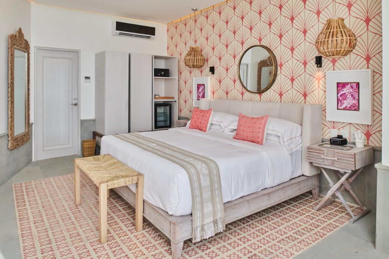 Hotel Luxury Patio Azul (Adults Only) بويرتو فالارتا المظهر الخارجي الصورة A bedroom at the hotel